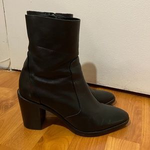 Steve Madden Black Leather Ankle Boot 8